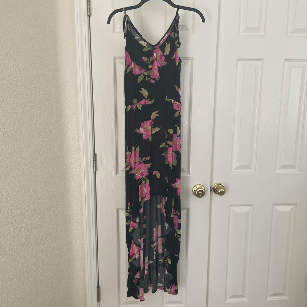 Beautiful High-Low Dress - Picture 2 of 4